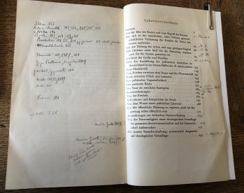 Notes inside Adam Müller’s Schriften zur Staatsphilosophie (9007.c.3837)